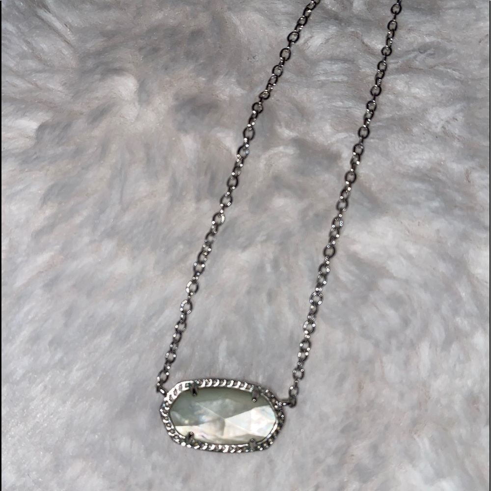 Elisa Silver Short Pendant Necklace In Ivory Mother-Of-Pearl